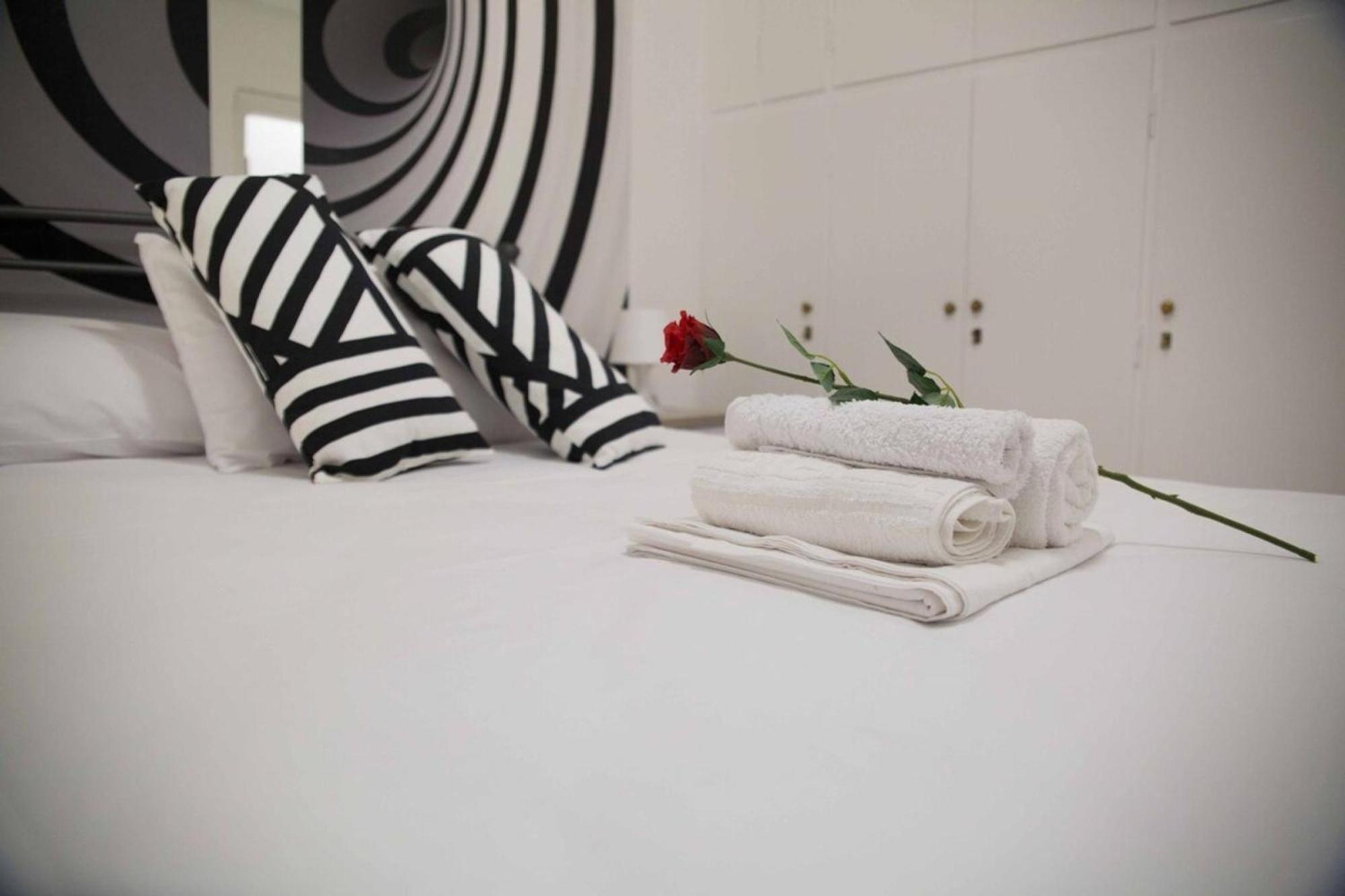 Cozy Apartment With Sea View Next To Marina Zeas Pireus Eksteriør bilde