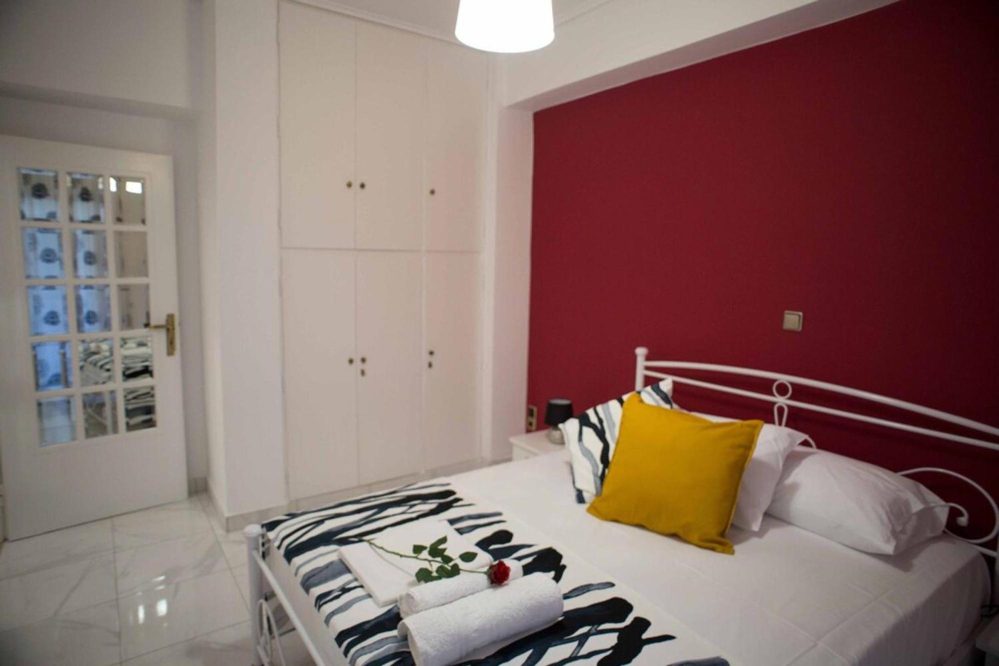 Cozy Apartment With Sea View Next To Marina Zeas Pireus Eksteriør bilde